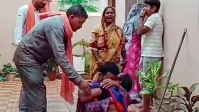 Family members of a victim mourn at a hospital after a stampede near Shree Gundicha Temple, in Puri, Odisha, (PTI) Family members of a victim mourn at a hospital after a stampede near Shree Gundicha Temple, in Puri, Odisha, (PTI)