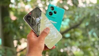 Poco F7 (left), Realme GT 7 (right). (Shaurya Sharma / HT) Poco F7 (left), Realme GT 7 (right). (Shaurya Sharma / HT)