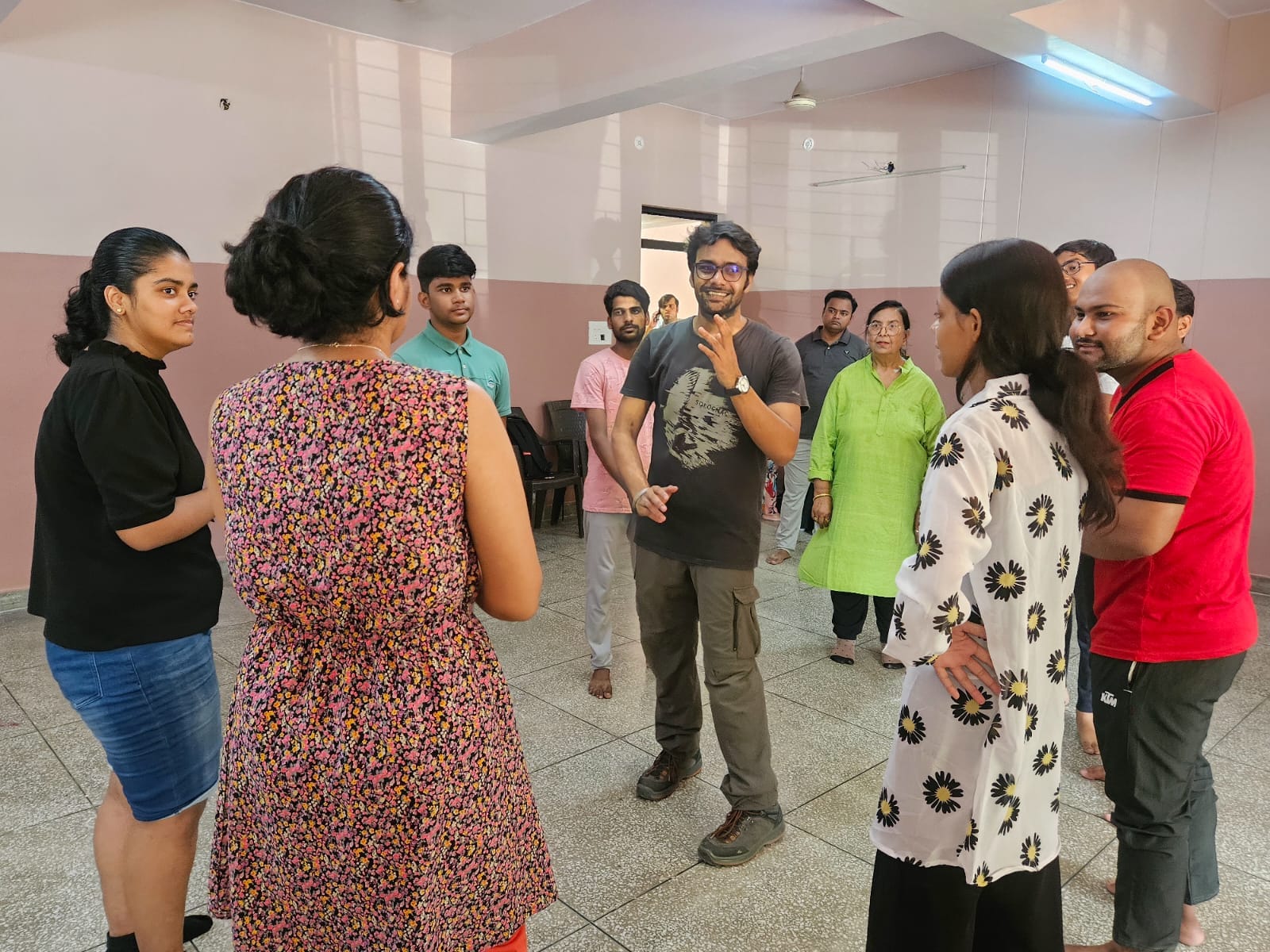 Rehearsal during the play Bade Aa Se Azaadi (Photo: HT) Rehearsal during the play Bade Aa Se Azaadi (Photo: HT)