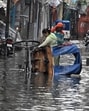 A rickshaw overturned in a waterlogged lane in Maqboolganj, near Bhanumati crossing, in Lucknow on Tuesday. (Mushtaq Ali/HT Photo) A rickshaw overturned in a waterlogged lane in Maqboolganj, near Bhanumati crossing, in Lucknow on Tuesday. (Mushtaq Ali/HT Photo)