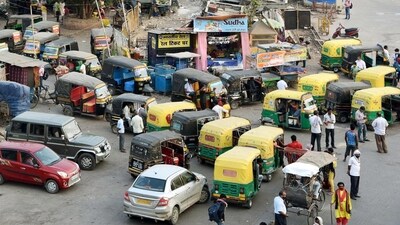 Auto rickshaw fare hike in Bengaluru: Under the new rates, commuters will pay ₹36 for the first 1.9 km, up from ₹30, and ₹18 per additional kilometre. (Santosh Kumar /Hindustan Times) Auto rickshaw fare hike in Bengaluru: Under the new rates, commuters will pay ₹36 for the first 1.9 km, up from ₹30, and ₹18 per additional kilometre. (Santosh Kumar /Hindustan Times)