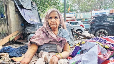 Anaro Devi, a vendor, who first raised the alarm. (HT Photo) Anaro Devi, a vendor, who first raised the alarm. (HT Photo)