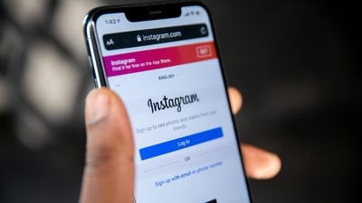 Instagram will now let users share Spotify songs in Stories, with playable audio previews directly within the app. (Unsplash)