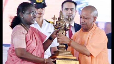 President Droupadi Murmu being felicitated by UP chief minister Yogi Adityanath during the inauguration of the Mahayogi Guru Gorakhnath Ayush University, in Gorakhpur on Tuesday. ((@myogiadityanath X/ANI Photo)) President Droupadi Murmu being felicitated by UP chief minister Yogi Adityanath during the inauguration of the Mahayogi Guru Gorakhnath Ayush University, in Gorakhpur on Tuesday. ((@myogiadityanath X/ANI Photo))
