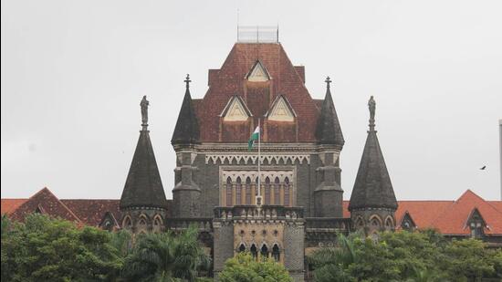 Simply saying “I love you” to a minor girl does not amount to sexual harassment: HC