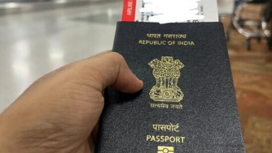A woman shared this picture while slamming fellow Indian passengers at Delhi airport. (Reddit/@Upper_Cook8442)
