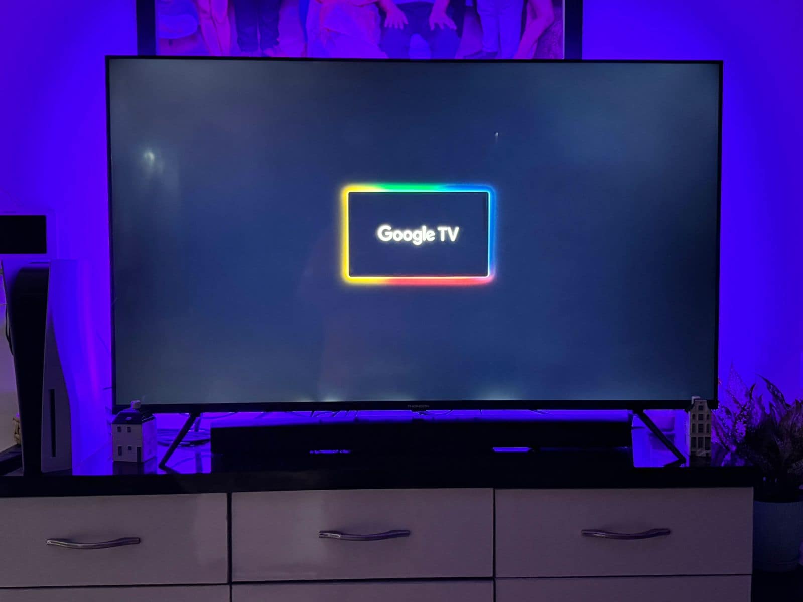 Thomson Phoenix QLED 4K Smart TV comes integrated with Google TV. (Ayushmann Chawla) Thomson Phoenix QLED 4K Smart TV comes integrated with Google TV. (Ayushmann Chawla)
