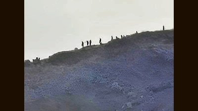 Activists allege that groups from Rajasthan are crossing into Haryana’s side of Aravallis to mine stones. (HT Photo) Activists allege that groups from Rajasthan are crossing into Haryana’s side of Aravallis to mine stones. (HT Photo)