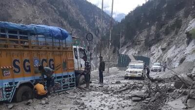 National Highway 5 blocked following a landslide near Purbani Jhula in Kinnaur district of Himachal Pradesh on Wednesday. (HT Photo) National Highway 5 blocked following a landslide near Purbani Jhula in Kinnaur district of Himachal Pradesh on Wednesday. (HT Photo)