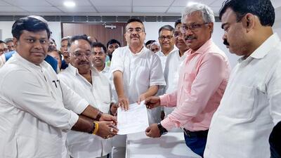 Rajyabha MP Samik Bhattacharya files his nomination for the post of West Bengal BJP president in the presence of Union MoS and current state party chief Sukanta Majumdar, LoP in the West Bengal Legislative Assembly, Suvendu Adhikari and others, in Kolkata on Wednesday. (ANI) Rajyabha MP Samik Bhattacharya files his nomination for the post of West Bengal BJP president in the presence of Union MoS and current state party chief Sukanta Majumdar, LoP in the West Bengal Legislative Assembly, Suvendu Adhikari and others, in Kolkata on Wednesday. (ANI)