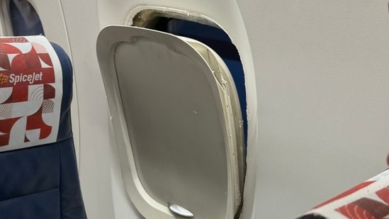SpiceJet said the frame was fixed upon landing at the next station. (X/whatesh)