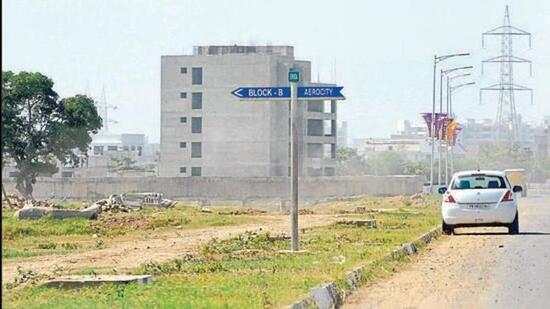 The conflict between development of agricultural sector and non-agricultural sectors becomes more pronounced when agriculture becomes commercialised like industry. This is exactly the position in Punjab. (HT file photo)