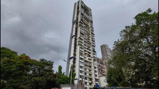 The court was hearing a bunch of petitions concerning Willingdon View Cooperative Housing Society in Tardeo, constructed by Satellite Holdings. (Raju Shinde/HT Photo)