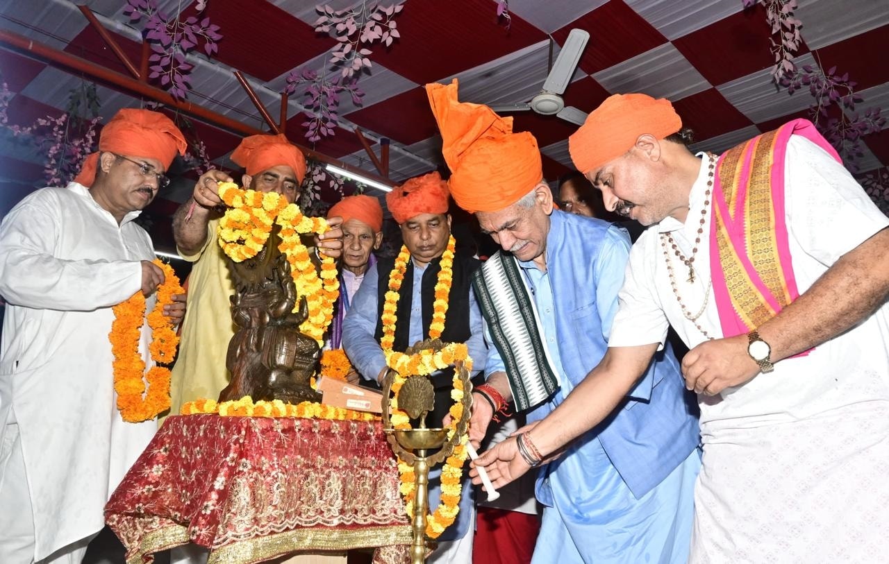 Jammu and Kashmir LG Manoj Sinha in a pooja before flagging off the Amarnath Yatra. (Hindustan Times) Jammu and Kashmir LG Manoj Sinha in a pooja before flagging off the Amarnath Yatra. (Hindustan Times)