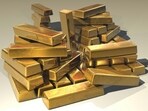 Gold often does well when interest rates are low and during times of economic or political uncertainty. Gold often does well when interest rates are low and during times of economic or political uncertainty.