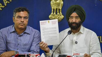 Delhi cabinet ministers Parvesh Sahib Singh Verma and Manjinder Singh Sirsa during a press conference, in New Delhi, on Thursday. (PTI) Delhi cabinet ministers Parvesh Sahib Singh Verma and Manjinder Singh Sirsa during a press conference, in New Delhi, on Thursday. (PTI)