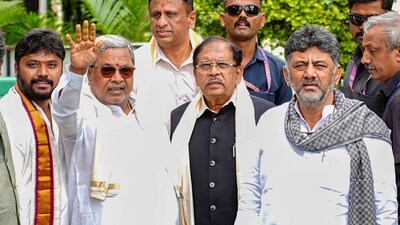 Karnataka Chief Minister Siddaramaiah with Deputy CM DK Shivakumar before the commencement of the 14th Cabinet meeting at Nandi Giridham in Chikkaballapur. (@DKShivakumar) Karnataka Chief Minister Siddaramaiah with Deputy CM DK Shivakumar before the commencement of the 14th Cabinet meeting at Nandi Giridham in Chikkaballapur. (@DKShivakumar)