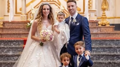 Jota and Cardoso posed with their three children on their wedding day. ( diogoj_18/ Instagram)