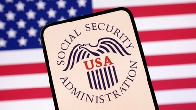Social Security has raised the official retirement age (REUTERS)