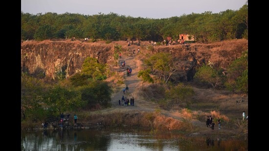 The Pune police aim to replicate the ARAI-Vetal Hills’ model at other vulnerable ‘hill’ spots across the city, making it a city-wide effort to secure Pune’s natural landscapes while ensuring its citizens’ safety. (HT FILE PHOTO)