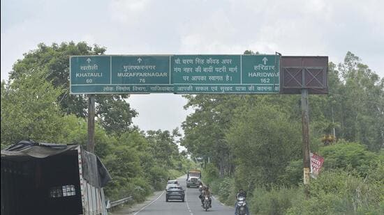 With NH-9, commuters can connect to areas like Dasna, Hapur, Moradabad, among others while with the help of EPE, commuters can connect to Palwal, Greater Noida, Baghpat and other parts of western Uttar Pradesh, said officials. (Sakib Ali/HT Photos)