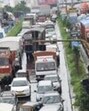 In a step toward easing traffic congestion and resolving civic issues in the city’s rapidly growing IT hub, the Pune Metropolitan Region Development Authority (PMRDA) has started clearing encroachments on key roads. (HT)