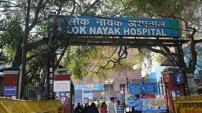 Delhi ire Services last month denied frie NOC to LNJP Hospital. (HT Photo) Delhi ire Services last month denied frie NOC to LNJP Hospital. (HT Photo)