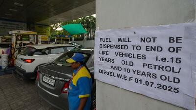 Petrol pump dealers say they have resumed normal operations, giving fuel to all vehicles in the absence of clear instructions. (RAJ K RAJ /HT PHOTO) Petrol pump dealers say they have resumed normal operations, giving fuel to all vehicles in the absence of clear instructions. (RAJ K RAJ /HT PHOTO)