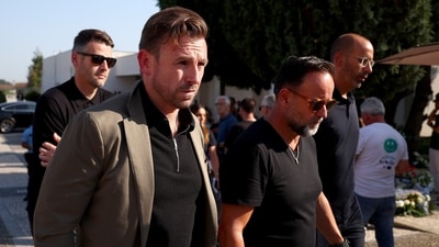 Liverpool CEO Billy Hogan arrives at the Chapel of the Resurrection to attend the wake for Portuguese forward Diogo Jota and his brother André Silva. REUTERS/Pedro Nunes (REUTERS)