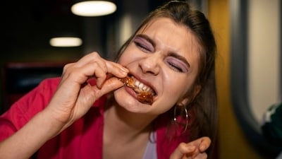Don't eat until you are stuffed. Make a habit of eating until you are 80 percent full to improve digestion, energy levels, and weight loss. (Freepik) Don't eat until you are stuffed. Make a habit of eating until you are 80 percent full to improve digestion, energy levels, and weight loss. (Freepik)