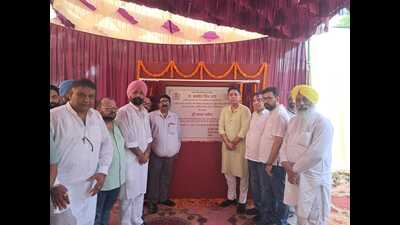 Cabinet minister Aman Arora laid the foundation stone of the 10-bed trauma centre at the Sunam Sub-Divisional Hospital on Saturday. (HT Photo)