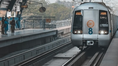 A metro user encountered a scammer at Rajiv Chowk who posed as a corporate employee needing urgent funds due to a ‘bank server issue’. A metro user encountered a scammer at Rajiv Chowk who posed as a corporate employee needing urgent funds due to a ‘bank server issue’.