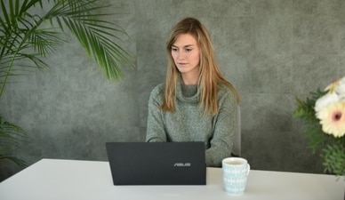 A woman shared how her boss reacted when she mistakenly sent a screenshot about him to her work group. (Representational image). (Unsplash/Lynn Van den Broeck) A woman shared how her boss reacted when she mistakenly sent a screenshot about him to her work group. (Representational image). (Unsplash/Lynn Van den Broeck)