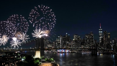 Vibrant fireworks painted the sky above the Brooklyn Bridge in dazzling colors and patterns, captivating spectators during the Macy’s Fourth of July show. (AP Photo/Yuki Iwamura) (AP) Vibrant fireworks painted the sky above the Brooklyn Bridge in dazzling colors and patterns, captivating spectators during the Macy’s Fourth of July show. (AP Photo/Yuki Iwamura) (AP)