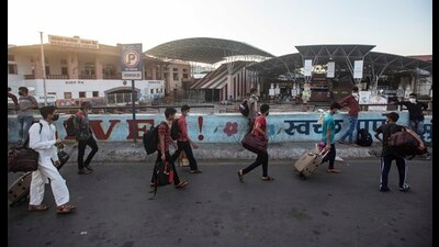 Railway officials attribute this rise to both an increase in train services and the growing preference for rail travel in and out of Pune. (HT FILE) Railway officials attribute this rise to both an increase in train services and the growing preference for rail travel in and out of Pune. (HT FILE)