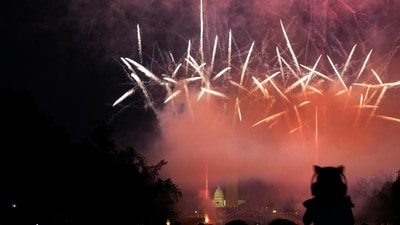 Fireworks exploded near the Washington Monument and U.S. Capitol during Fourth of July celebrations in Washington. REUTERS/Leah Millis (REUTERS)