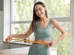 According to the fitness coach, she went from an extra large to an extra small size by following these five steps. Let's find out what they are. According to the fitness coach, she went from an extra large to an extra small size by following these five steps. Let's find out what they are.