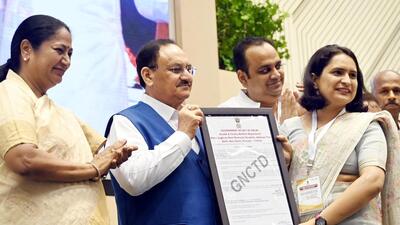CM Rekha Gupta and BJP national president JP Nadda distribute an appointment letter to a candidate for hospital nursing staff on Sunday. (Arvind Yadav/ Hindustan Times) CM Rekha Gupta and BJP national president JP Nadda distribute an appointment letter to a candidate for hospital nursing staff on Sunday. (Arvind Yadav/ Hindustan Times)