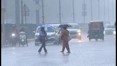 Chandigarh recorded 3.7 mm rain Sunday. IMD has forecast spells of heavy rain till Thursday. (Keshav Singh/HT) Chandigarh recorded 3.7 mm rain Sunday. IMD has forecast spells of heavy rain till Thursday. (Keshav Singh/HT)