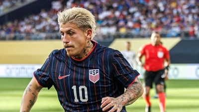 United States' midfielder #10 Diego Luna looks on during the CONCACAF Gold Cup quartefinal match between USA and Costa Rica (AFP)