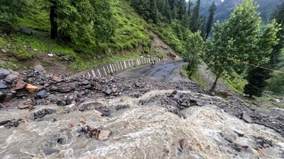 Heavy and incessant rains across Himachal Pradesh have led to many roads being blocked. (Hindustan Times) Heavy and incessant rains across Himachal Pradesh have led to many roads being blocked. (Hindustan Times)