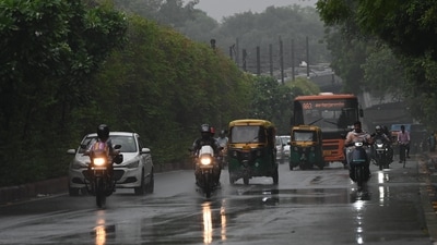 Pitampura, Lajpat Nagar, Model Town, and Civil Lines are also among the areas likely to receive rain in the next 2 hours. (Arvind Yadav/ Hindustan Times) Pitampura, Lajpat Nagar, Model Town, and Civil Lines are also among the areas likely to receive rain in the next 2 hours. (Arvind Yadav/ Hindustan Times)
