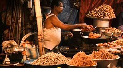 A plate of bhajiyas on a cold and rainy day is the perfect way to enjoy the monsoon season in Maharashtra (unsplash) A plate of bhajiyas on a cold and rainy day is the perfect way to enjoy the monsoon season in Maharashtra (unsplash)