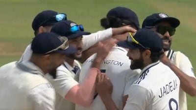 Washington Sundar celebrates the wicket of Ben Stokes with teammates (X) Washington Sundar celebrates the wicket of Ben Stokes with teammates (X)
