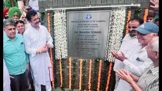 MP Manish Tewari during the inauguration event in Chandigarh on Sunday. (HT)