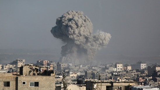 Amid talks of possible ceasefire, Israel strikes to eliminate Hamas leaders continue in Gaza. (AFP)