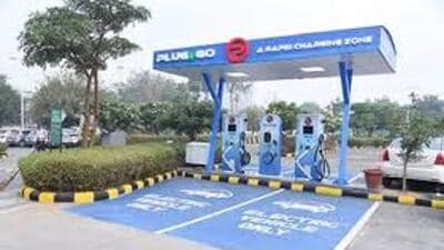 As per the ministry of power’s guidelines, by 2030, charging stations will be installed every 1 km x 1 km in urban areas, and every 20 km along highways. (REPRESENTATIVE IMAGE) As per the ministry of power’s guidelines, by 2030, charging stations will be installed every 1 km x 1 km in urban areas, and every 20 km along highways. (REPRESENTATIVE IMAGE)