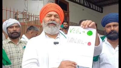BKU leader Rakesh Tikait has suggested using colour codes at hotels and eateries on the Kanwar Yatra route. (Sourced) BKU leader Rakesh Tikait has suggested using colour codes at hotels and eateries on the Kanwar Yatra route. (Sourced)