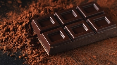 Make your own bar of homemade chocolate this World Chocolate Day! (Photo: The Hospital of Central Connecticut)