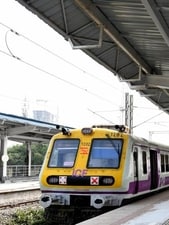 On Sundays and public holidays, when train services are already reduced, a technical failure further disturbs the train schedule, leading to crowded platforms and trains. (HT PHOTO) On Sundays and public holidays, when train services are already reduced, a technical failure further disturbs the train schedule, leading to crowded platforms and trains. (HT PHOTO)